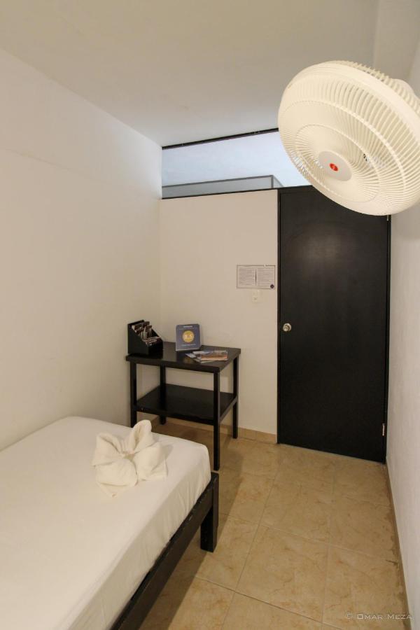 Hostal Gayser Valladolid  Bagian luar foto