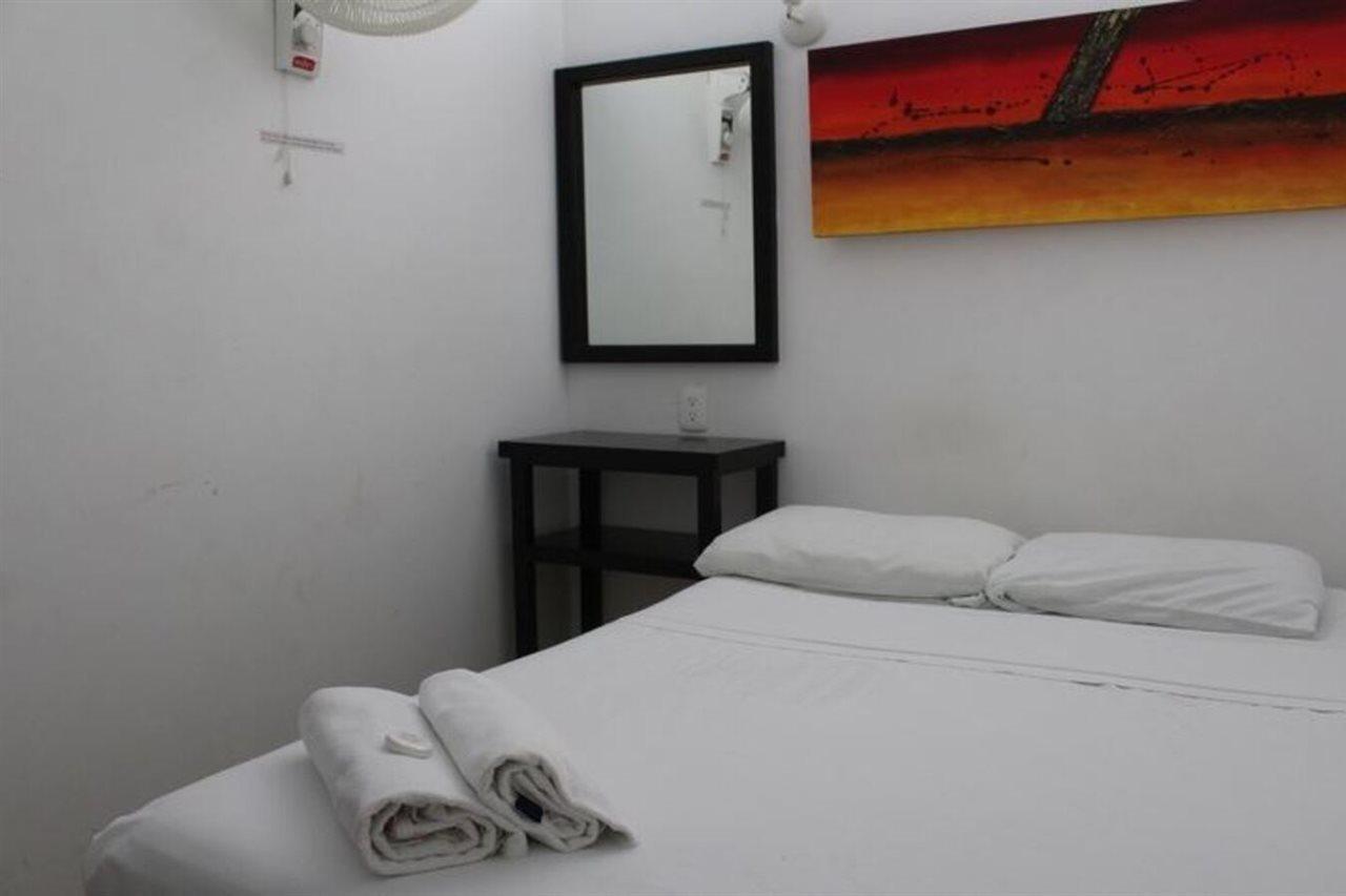 Hostal Gayser Valladolid  Bagian luar foto
