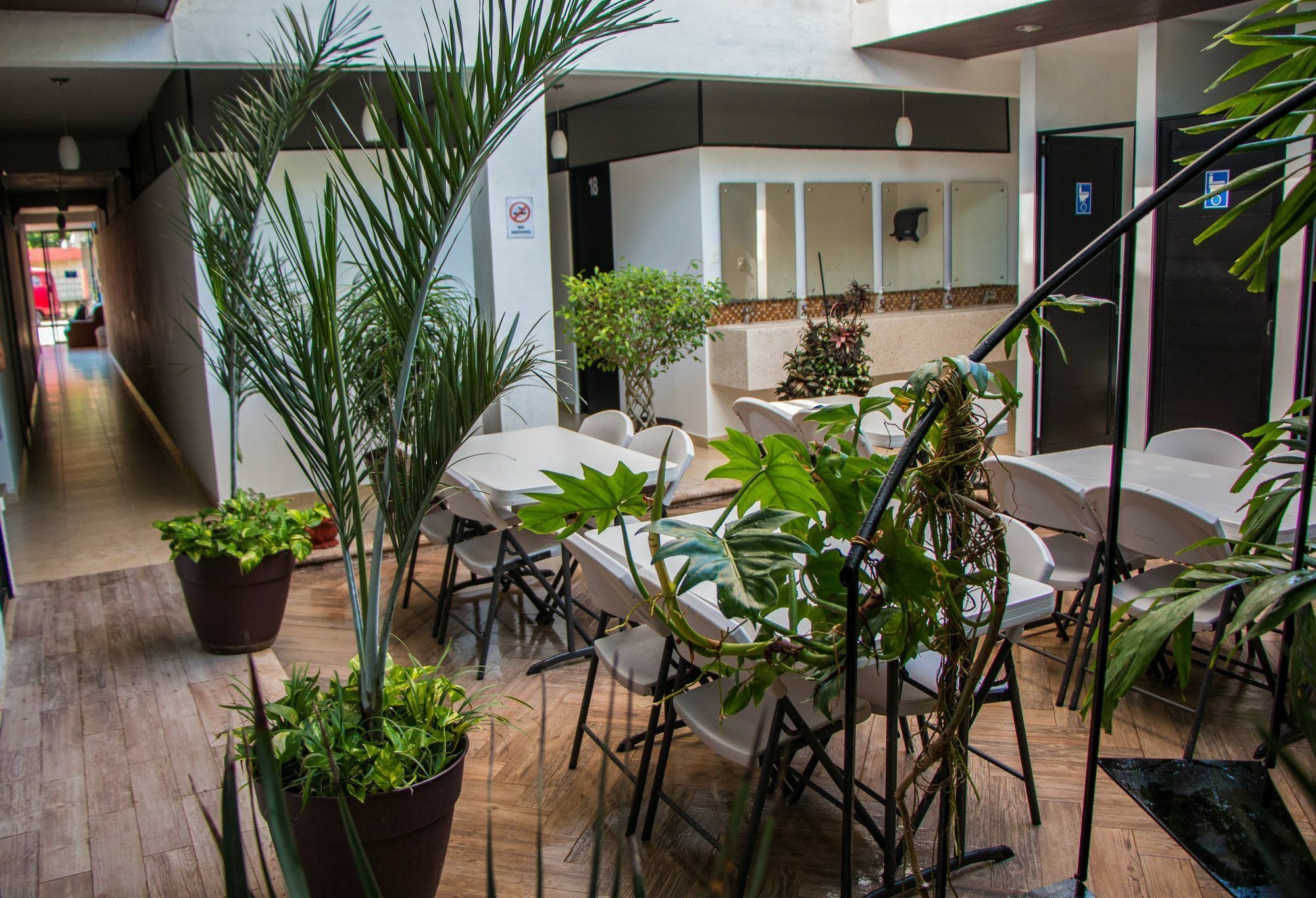 Hostal Gayser Valladolid  Bagian luar foto
